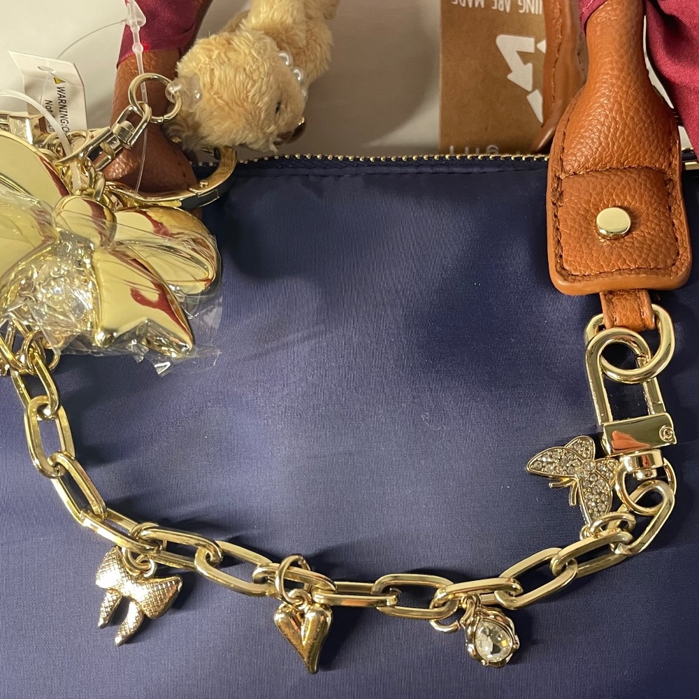 Madden Girl Mini Tote Navy with Tan Straps New with Tags (NWT) w Bag Charms - Picture 5 of 8